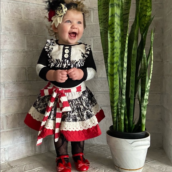 Meet your Posher, Tabitha - Picture 3 of 9